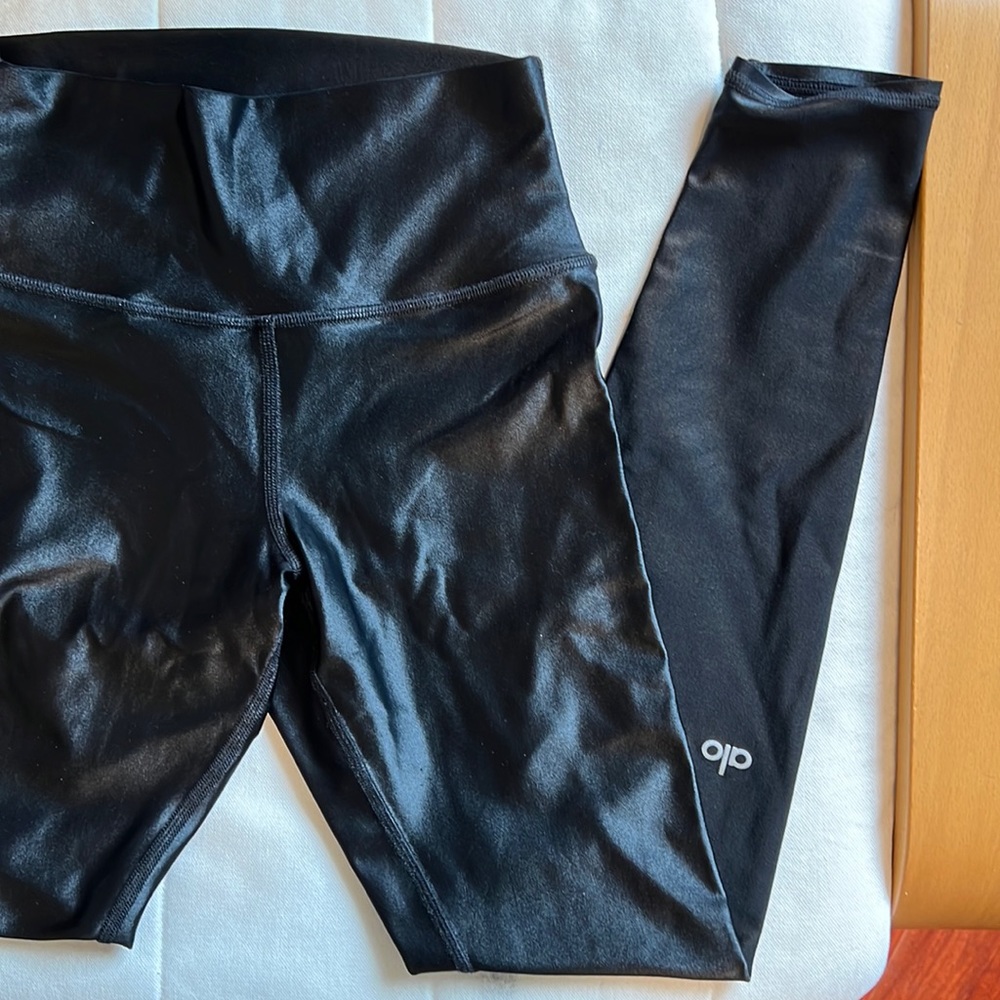 Shiny Black Alo Leggings